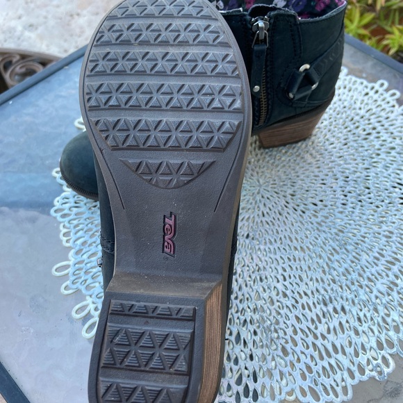 Teva Women’s Foxy Black Leather Booties 8.5 - Picture 13 of 14